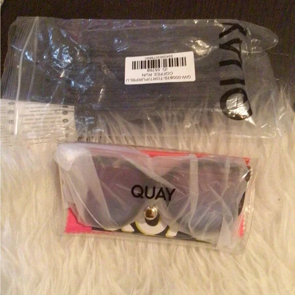 ❌❌❌SOLD host Pick! 🙌🩷🙌Rare Quay Coffee Run sunglasses - Picture 3 of 6